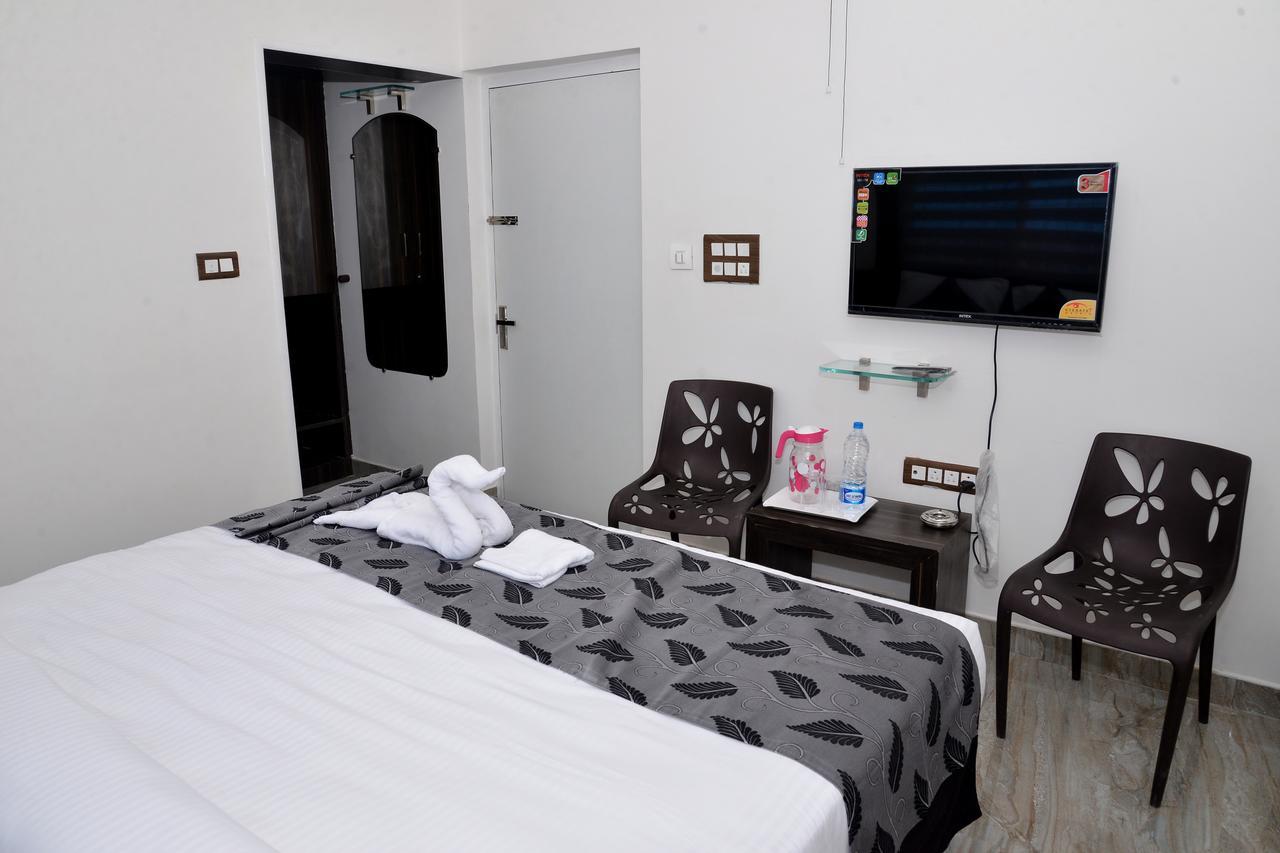 Suroor Tourist Home Вираджпет Екстериор снимка