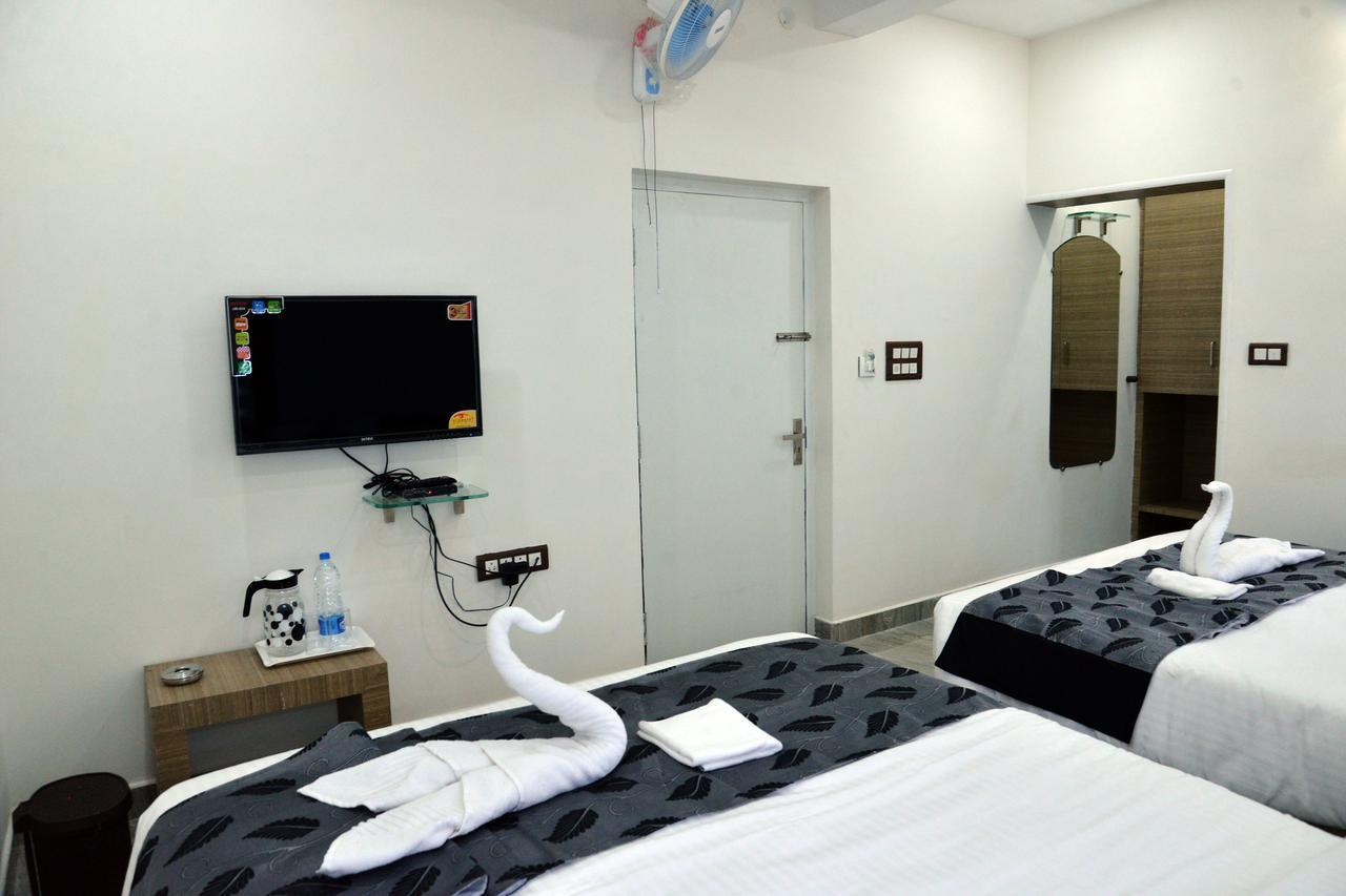 Suroor Tourist Home Вираджпет Екстериор снимка